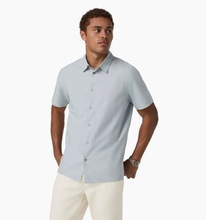Vuori Men's Short Sleeve Manhattan Performance Button Down in Harbor Grey Size L
